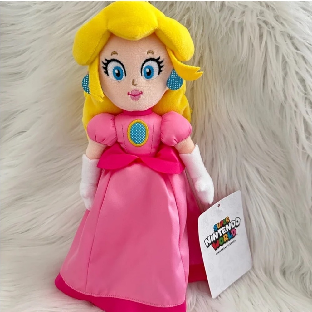 Super Nintendo World Universal Studios Princess Peach plush NEW